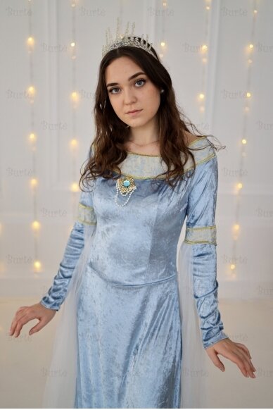 Medieval dress, light blue 2