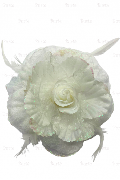 Prisegama gėlė, balta